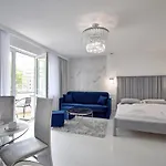 Crystal 80m Od Plazy, Przy Latarni Morskiej *