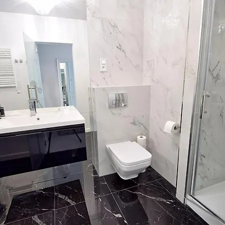 Crystal 80m Od Plazy, Przy Latarni Morskiej *