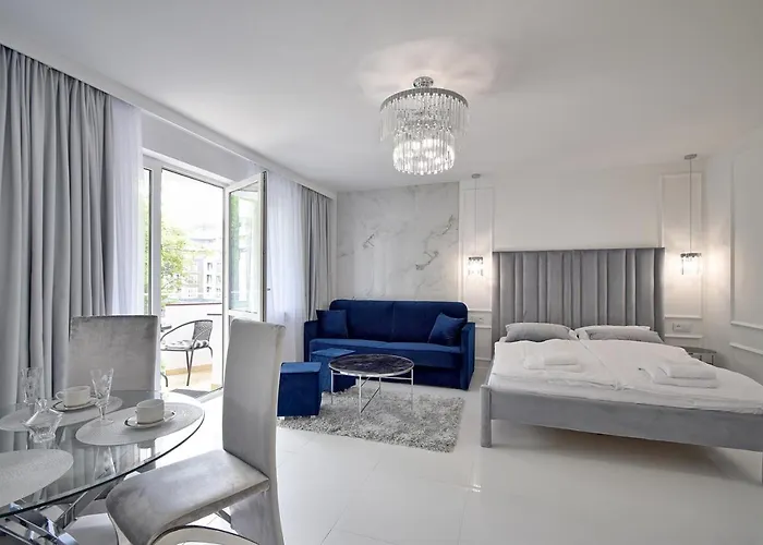 Crystal 80m Od Plaży, Przy Latarni Morskiej *